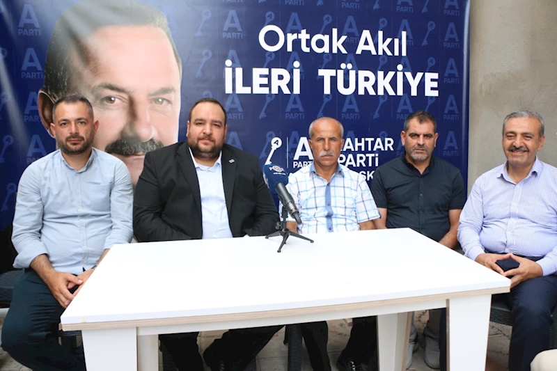 Anahtar Parti İl Başkanı Emircan Ahmet Alsan: ‘Kilitlenmiş tüm sorunlara anahtar olacağız’  - Videolu Haber