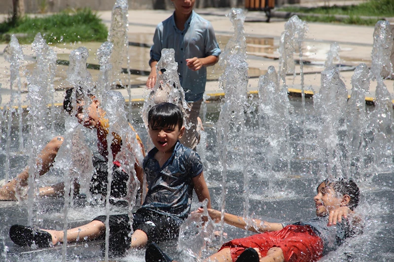 Kavurucu sıcaklarda çocukların serinleme adresi: Süs havuzları