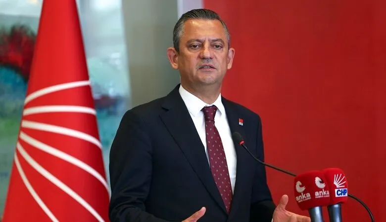 Özgür Özel’den Belediye Başkanlarına Çağrı: Soruşturmalara Karşı Dayanışma Mesajı