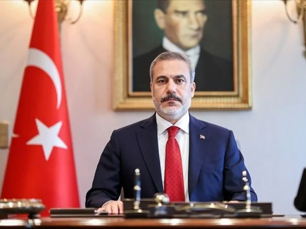 Bakan Fidan, ASEAN Toplantısı Kapsamında Malezya Başbakanı Enver İbrahim ile Görüştü