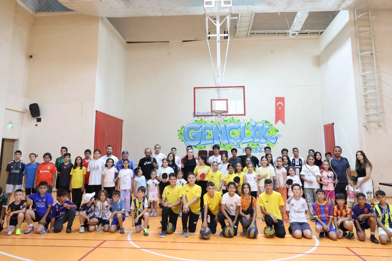 Konya Büyükşehir yaz spor okulları 28 ilçede 11 bin öğrenciyle başladı