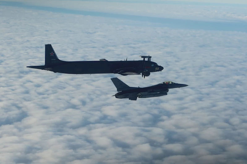 Doğu Çin Denizi’nde tehlikeli gerginlik