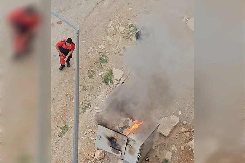 Mardin’de elektrik panosu alev aldı