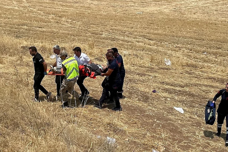 Kurtalan-Batman karayolunda otomobil tarlaya uçtu: 1 yaralı