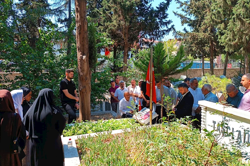 15 Temmuz şehidi Karaaslan kabri başında anıldı