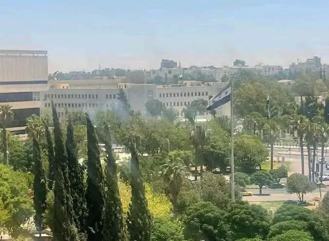 İsrail, Şam’da Suriye Savunma Bakanlığı Yakınlarını Hedef Aldı