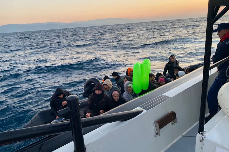 Çanakkale açıklarında 27 düzensiz göçmen kurtarıldı