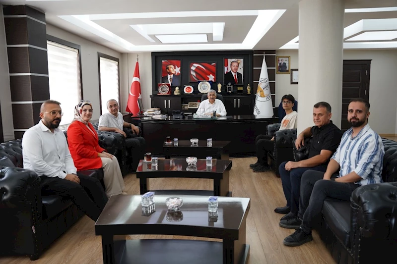 YKS İl Birincisinden Başkan Hallaç’a ziyaret: Kahta’da gurur tablosu 