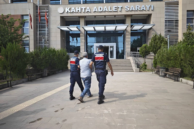 Uyuşturucu satmaktan araması bulunan bir şahıs yakalandı