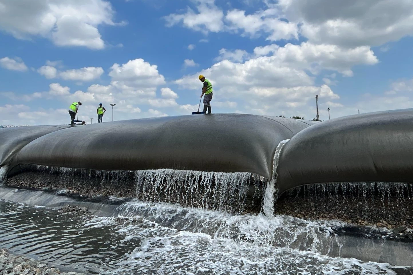 İzmit Körfezi’nde dip çamuru temizliği sürüyor: 170 hektarlık alan arındırıldı