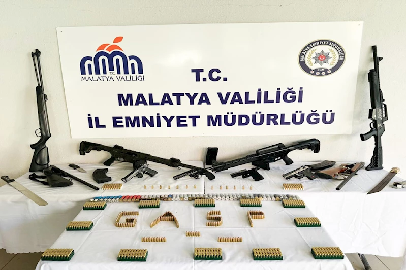 Sosyal medyada ve kamuya açık alanlarda silah teşhir edenlere operasyon: 29 gözaltı