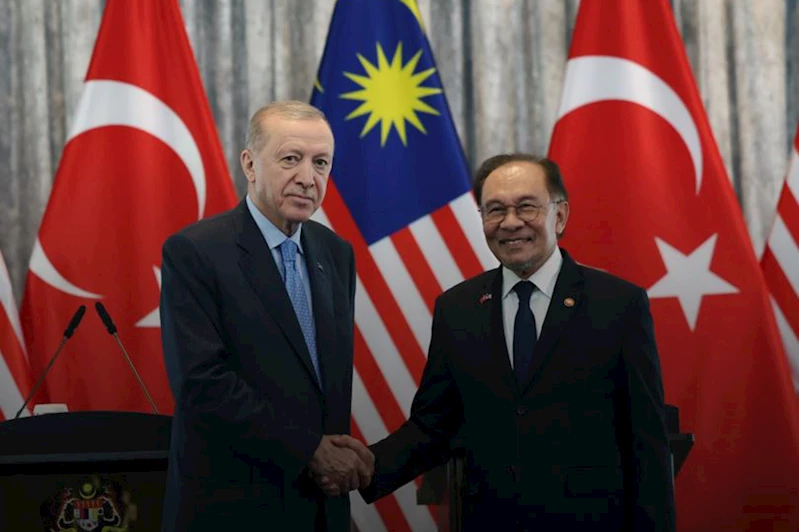 Cumhurbaşkanı Erdoğan, Malezya Başbakanı İbrahim ile görüştü