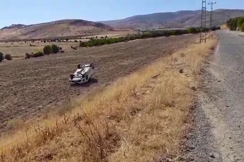 Direksiyon başında uyuyunca otomobil takla attı