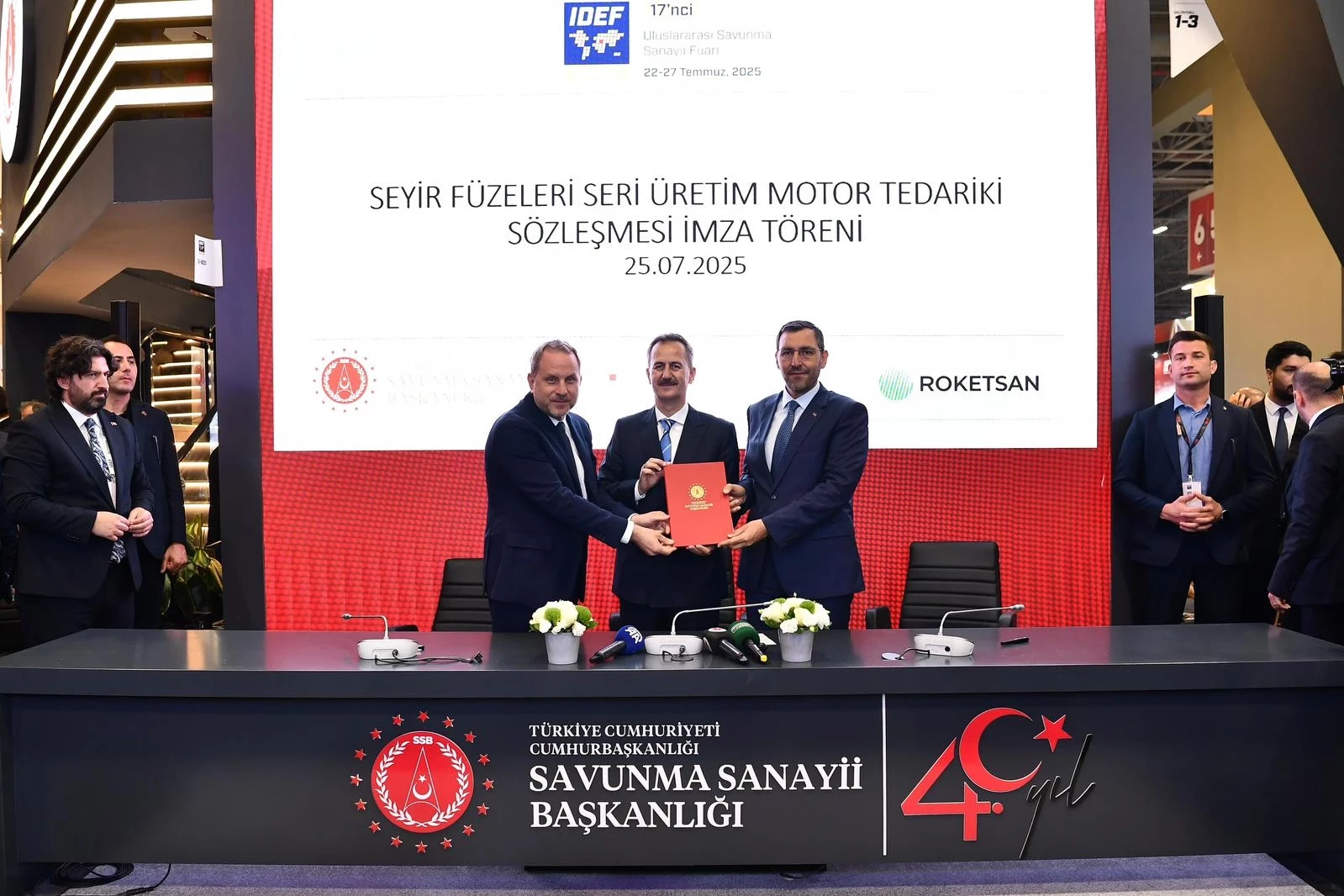 Roketsan’dan IDEF’te yeni imzalar