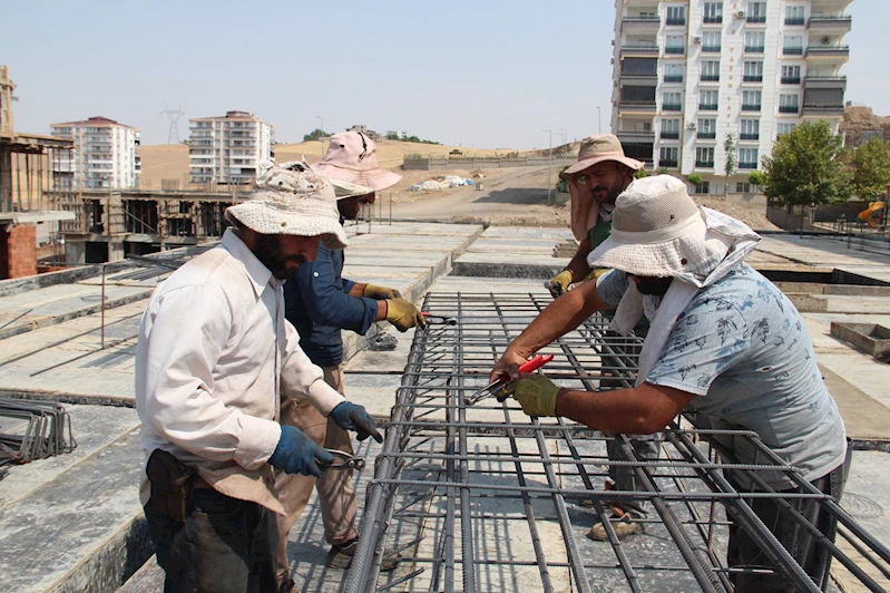 Demir ustalarının gölgesiz direnişi: Kavurucu sıcaklıkta alın teriyle helal lokma peşindeler