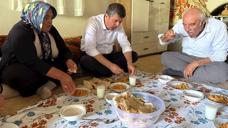 Başkan Tutdere, anne ve babasını ziyaret etti: ‘Özgürlük dünyanın en güzel şeyi’  - Videolu Haber