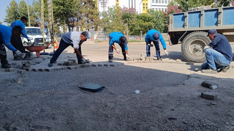 Adıyaman Belediyesi’nden asfalt öncesi yoğun hazırlık: 28 bin metre freze, 46 bin metrekare parke döşendi  - Videolu Haber