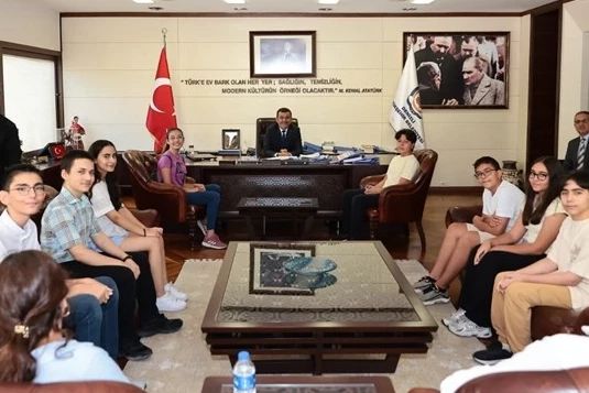 Denizli’de LGS şampiyonları Başkan Çavuşoğlu’nun konuğu oldu