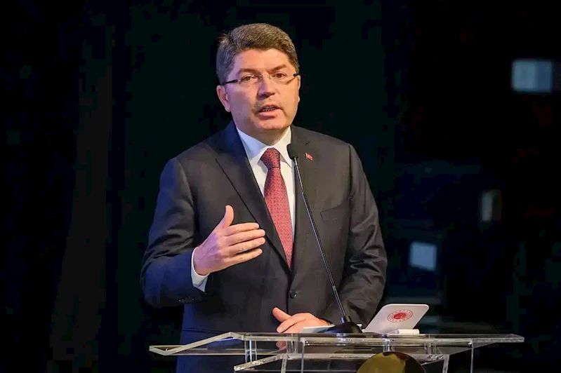 Bakan Tunç: Hukuka yalnızca ilk 100 binden öğrenci alınacak