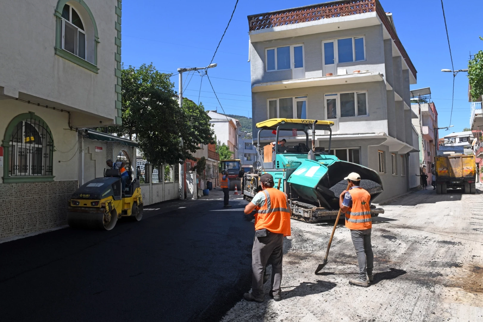 Bursa Osmangazi’nin yollarında yoğun mesai