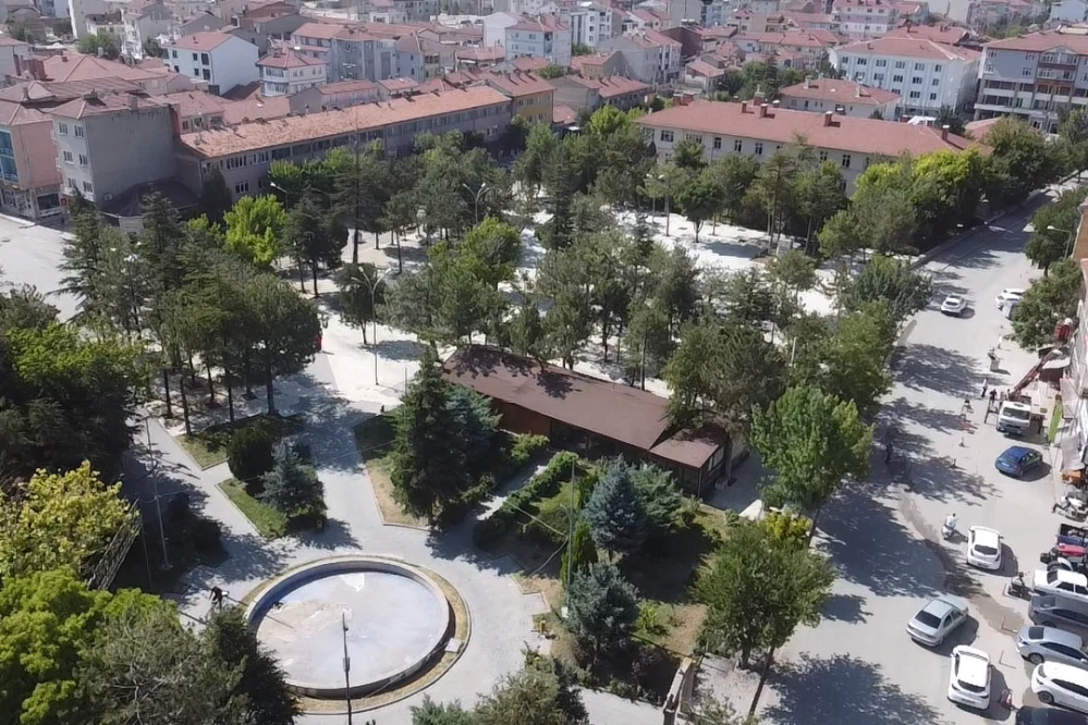 Büyükşehirden Çifteler’e Cumhuriyet Meydanı