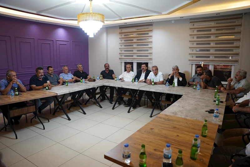 Başkan Hallaç, mahalle muhtarlarıyla istişare toplantısında buluştu 