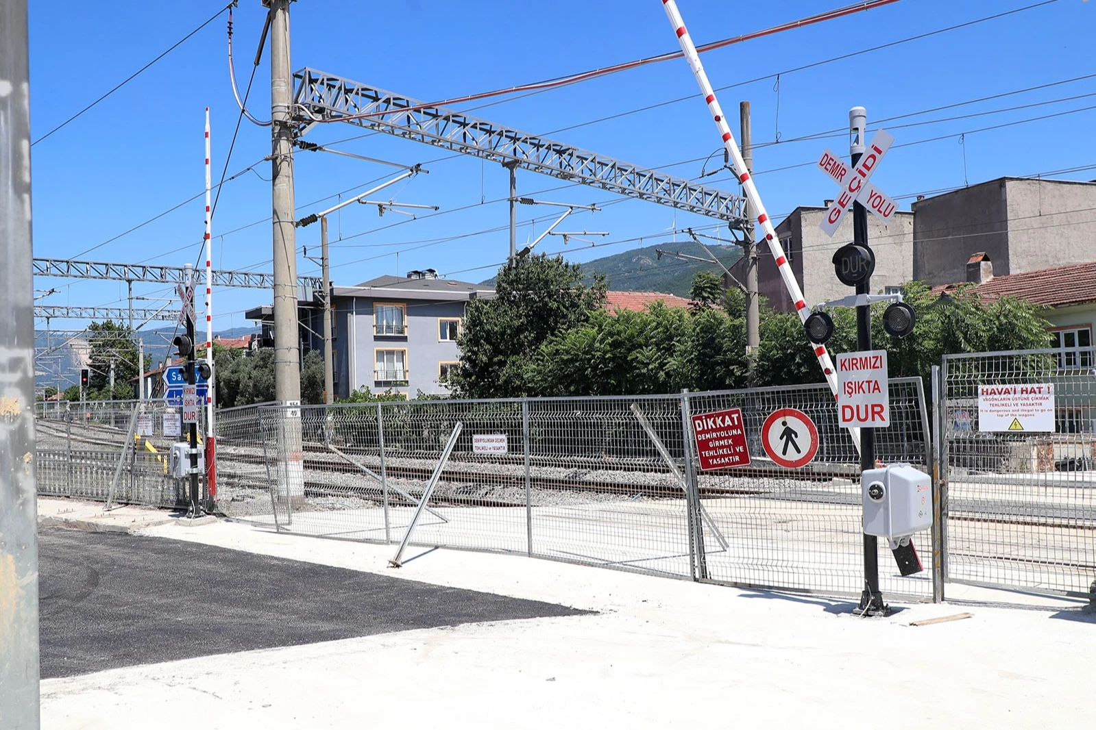 Alifuatpaşa hemzemin geçidine kavuşuyor