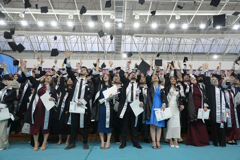 Adıyaman Üniversitesi Tıp Fakültesi 7. dönem mezunlarını gururla uğurladı 