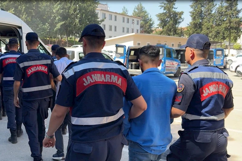 Sosyal medya üzerinden dolandırıcılık yapan şahıslara operasyon: 5 tutuklama