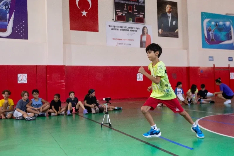 Karşıyaka’da örnek hizmet: Sportif yetenekler keşfediliyor
