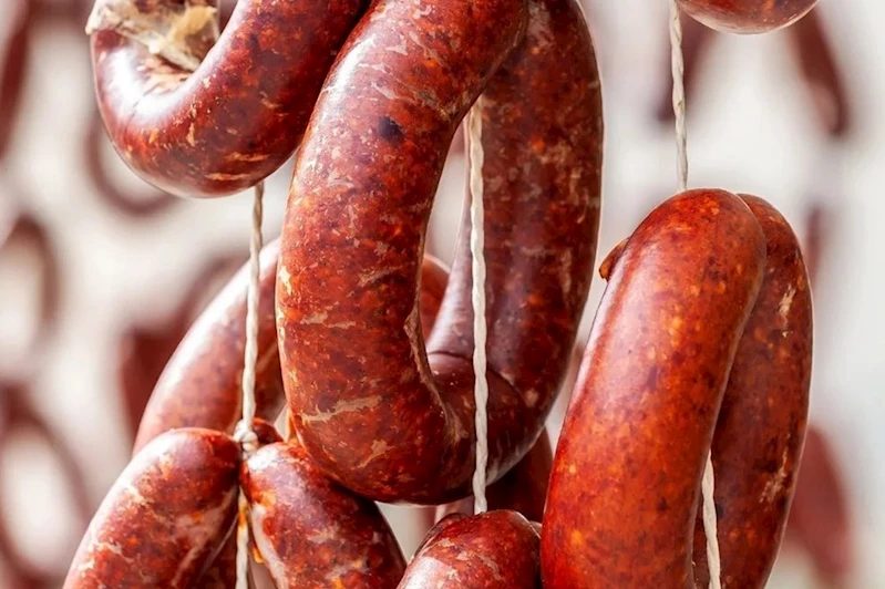 Aynı marka ikinci kez ifşa oldu: Sucukta domuz etti tespit edildi