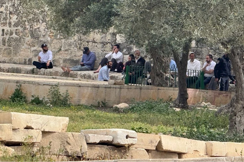 İşgalci siyonistler Mescid-i Aksa’ya baskın düzenledi