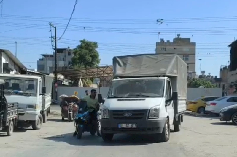 Adana’da ehliyetlerini kaptırmamak için araçlarından inmediler