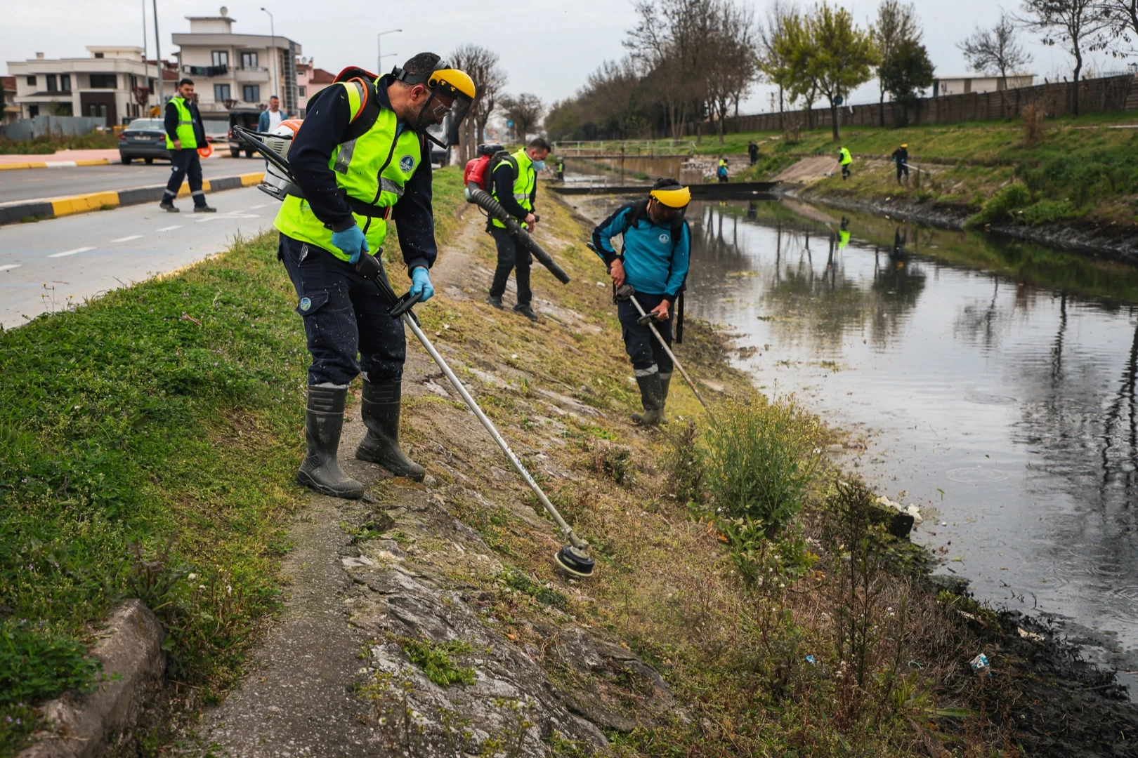 Sakarya’da dere ıslah çalışmaları aralıksız sürüyor