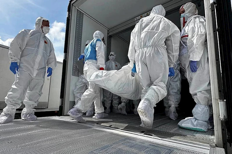 Rusya, 1000 Ukraynalı askerin cenazesini teslim etti