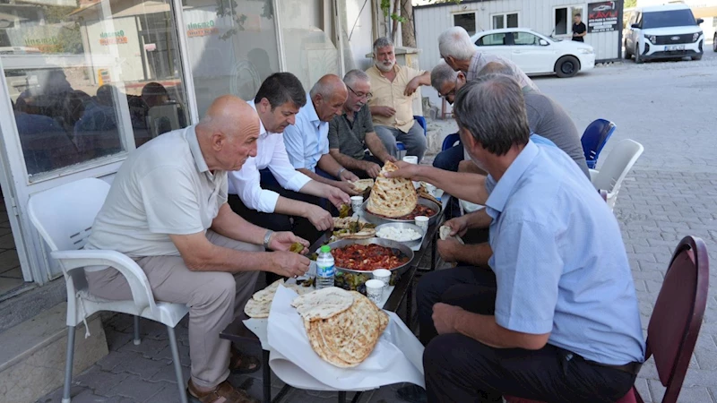 Belediye Başkanı Tutdere, Erdem Caddesi esnafıyla kahvaltıda bir araya geldi   - Videolu Haber