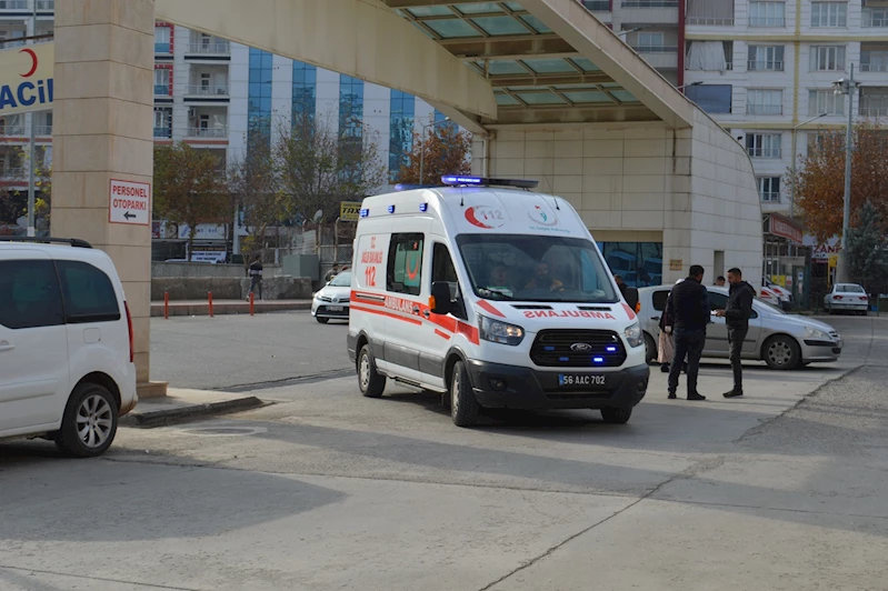 Siirt’te yolun karşısına geçmek isteyen kadına araç çarptı