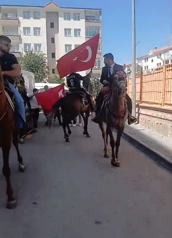 SPOR CAMİASI BAYDAN AİLESİNİN MUTLU GÜNÜNDE BULUŞTU