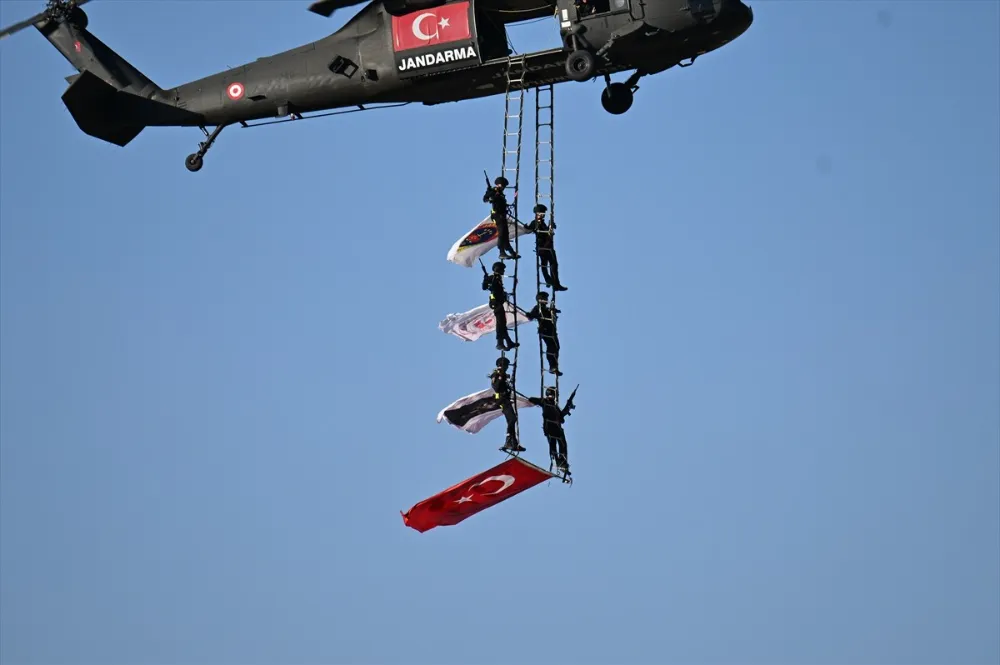 Ahlat’ta “Çelik Kanatlar” gösterisi ilgi gördü