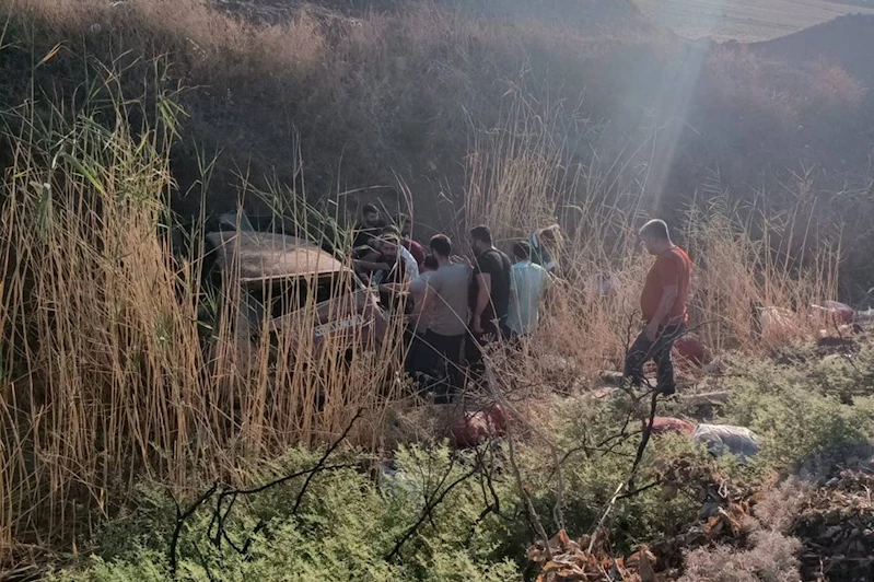 Kontrolden çıkan otomobil şarampole yuvarlandı: 2 yaralı