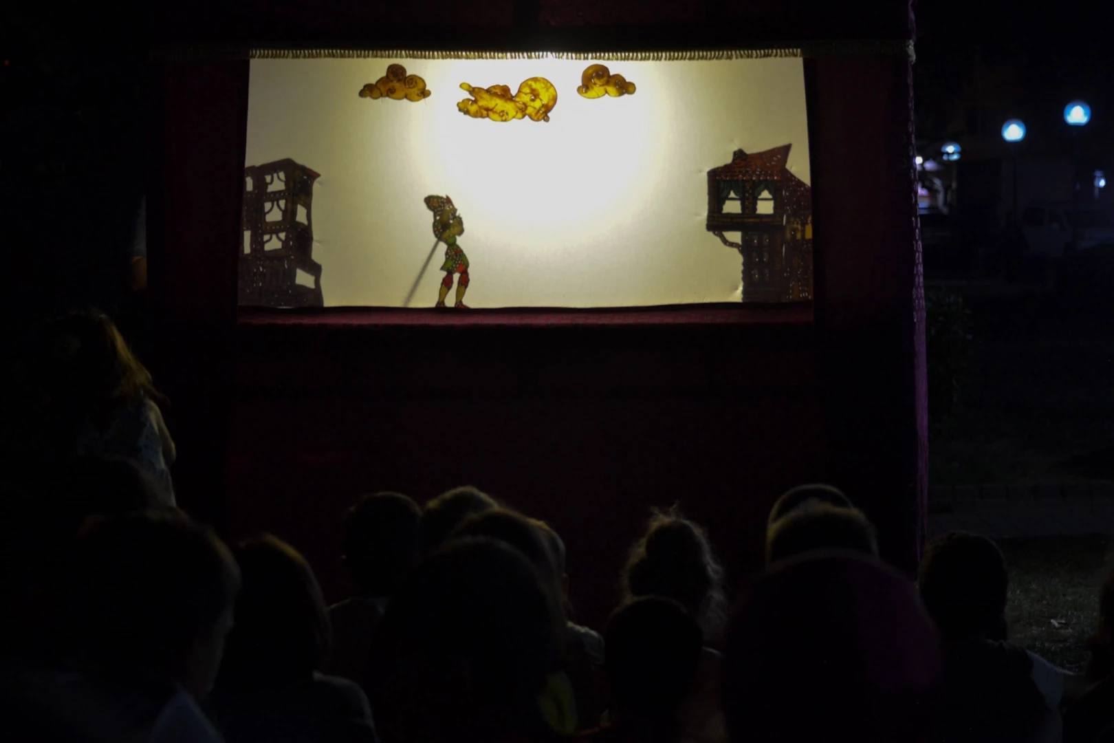 Karagöz Bursalıların gönlüne perde açtı