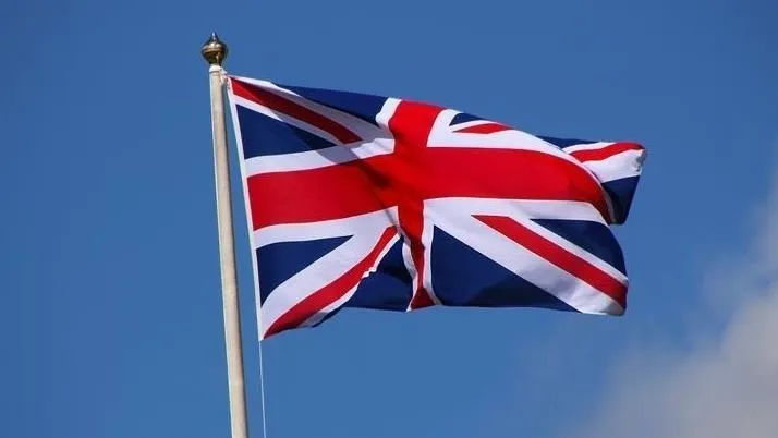 İngiltere iç siyasetinde göç başlığı ısınıyor: Farage baskısı artıyor