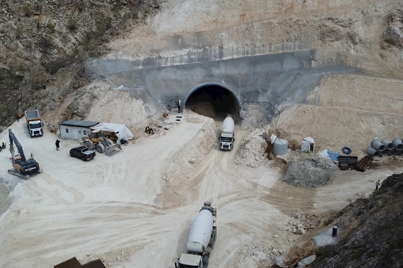 Siirt’te Yığınlı Tüneli ve bağlantı yollarında sona gelindi  