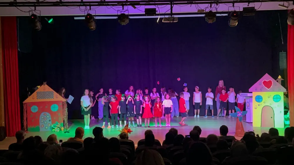 GENÇDER Çocuklarıyla “Cüceler Ülkesi” Sahnelendi