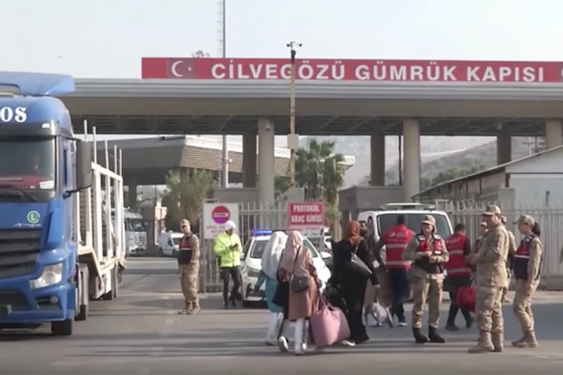 Bakan Yerlikaya: Ülkelerine dönen Suriyelilerin sayısı 450 bin 169 oldu