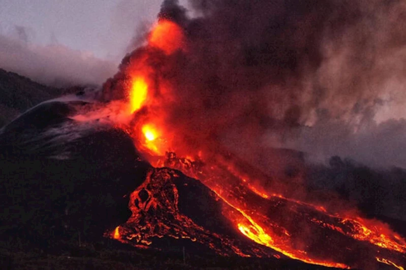 Etna Yanardağı’nda yeni volkanik hareketlilik