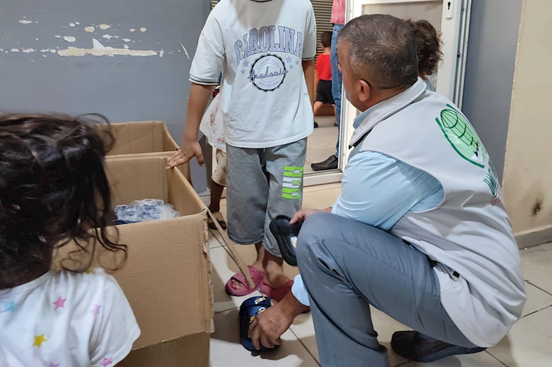 Tarsus Umut Kervanı giyim yardımına devam ediyor