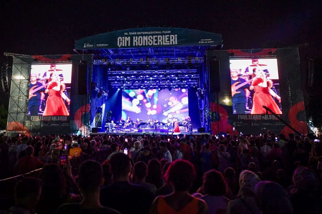 İEF’te Candan Erçetin rüzgârı