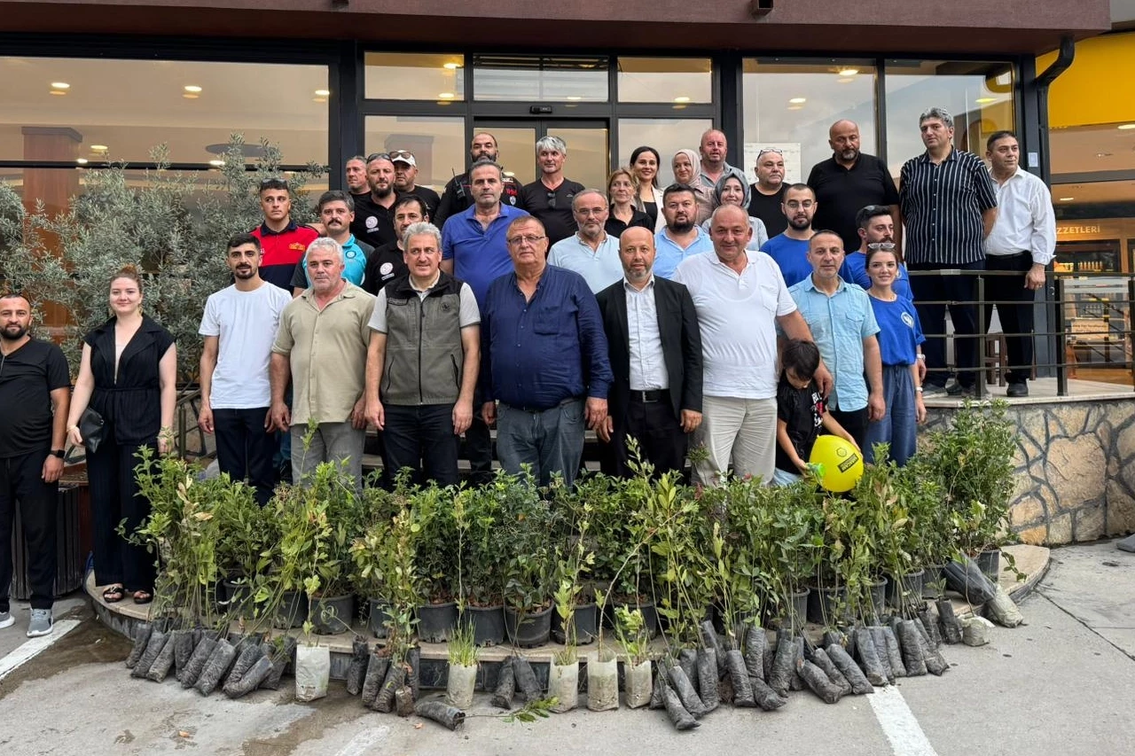 Kocaeli Büyükşehir’den Geyve’ye fidan desteği