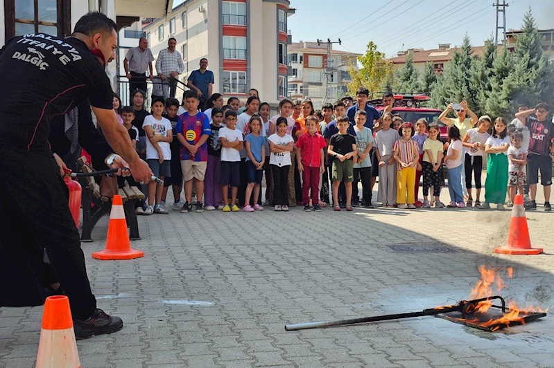 Büyükşehir belediyesi semt konakları öğrencilerine deprem ve yangın eğitimi verildi